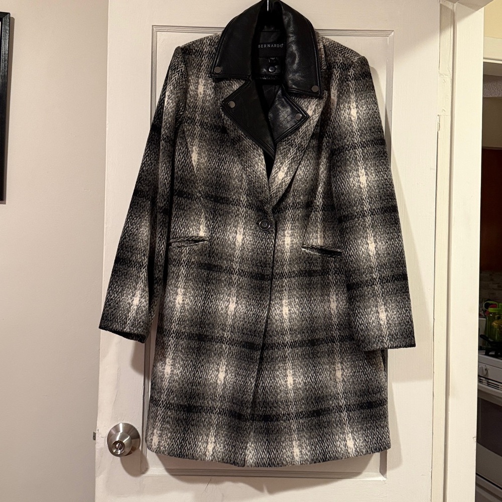 Plaid Coat with Removable Faux Leather bib - Picture 7 of 12